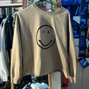 Newbery Kustom, L, beige smiley crop top, long sleeved.
